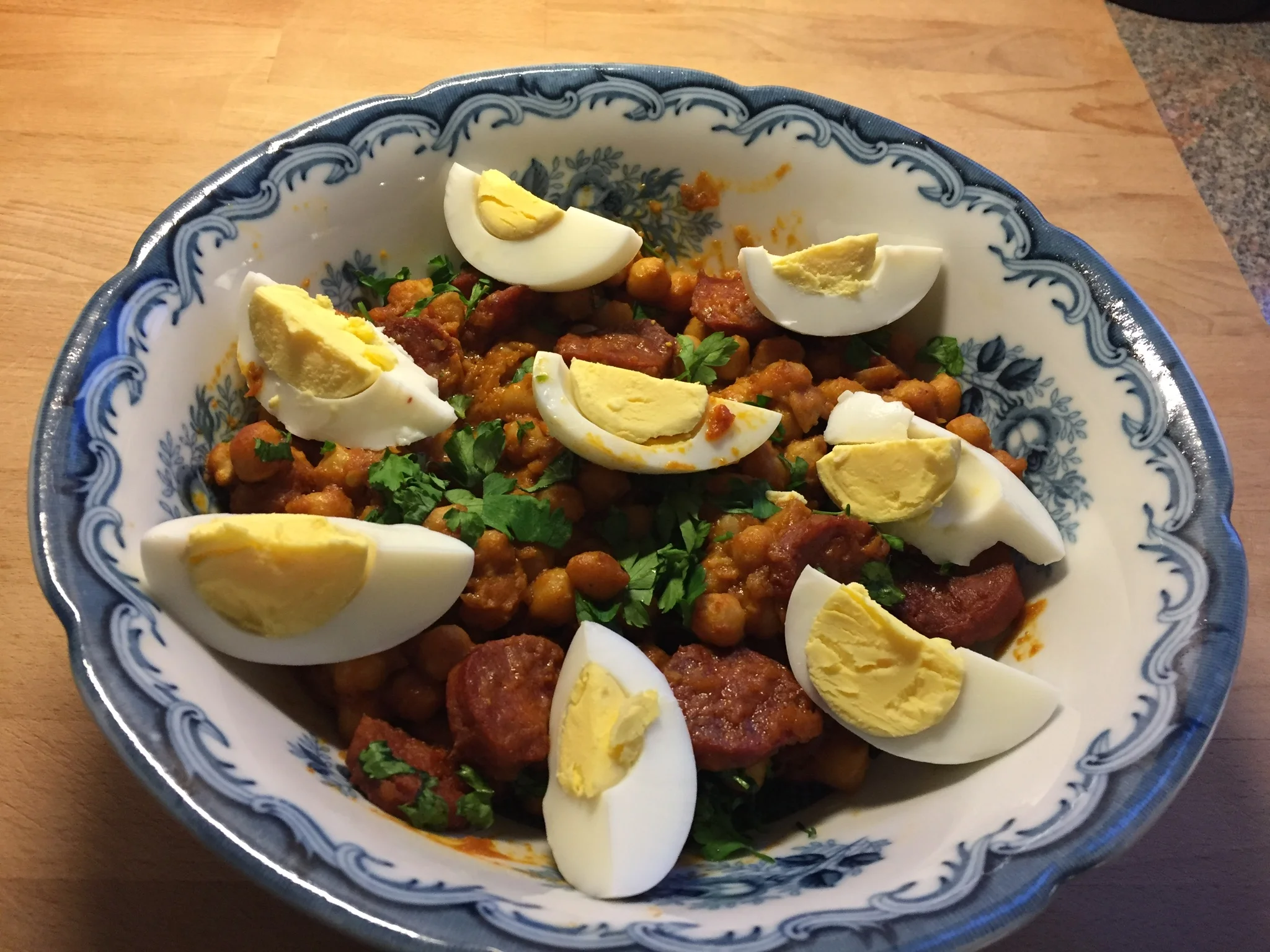 鹰嘴豆配西班牙辣香肠 (Garbanzos con Chorizo)