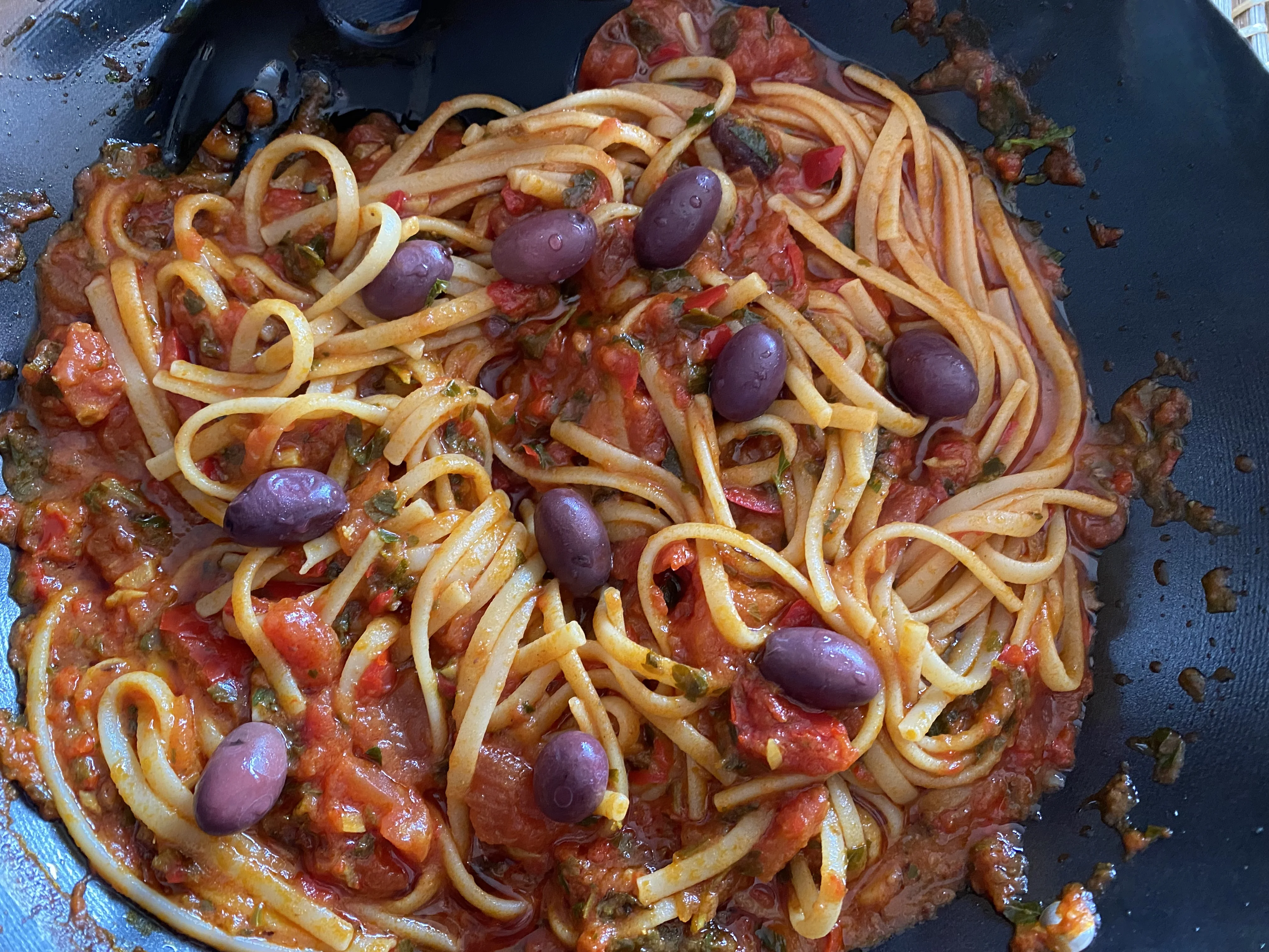 Linguine alla Puttanesca（妓女酱）