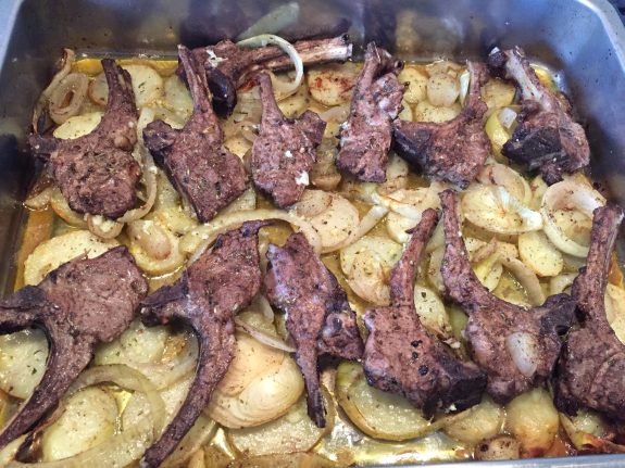 Baked Lamb Chops On A Bed Of Onions Potatoes Culinae Mundi